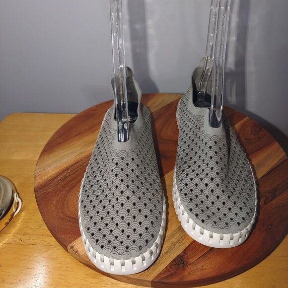 Ilse Jacobsen Tulip 3271 Womens Slip-On Shoes Gray Laser-Cut Design Lightweight - Picture 1 of 7